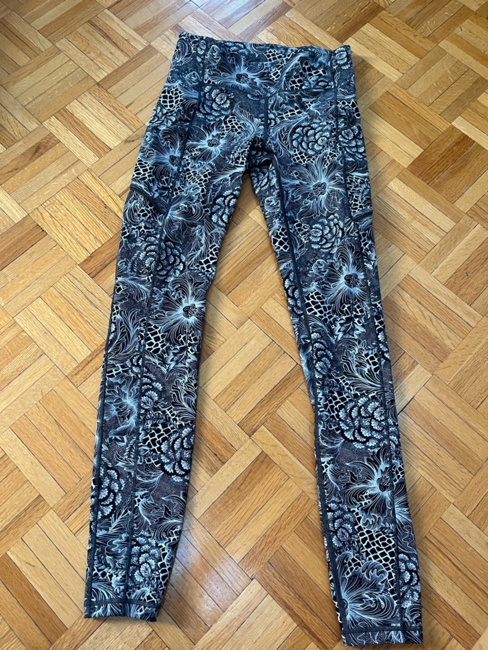 lululemon athletica Black, Teal & Cream Floral Print Leggings